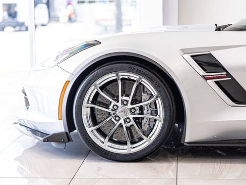 Used 2017 Chevrolet Corvette Grand Sport w/ Z07 Performance Package RWD image 8