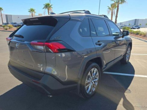 Used 2022 Toyota RAV4 XLE Premium AWD/4WD image 2