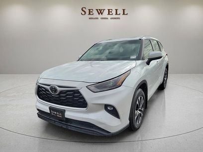 Used 2022 Toyota Highlander XLE
