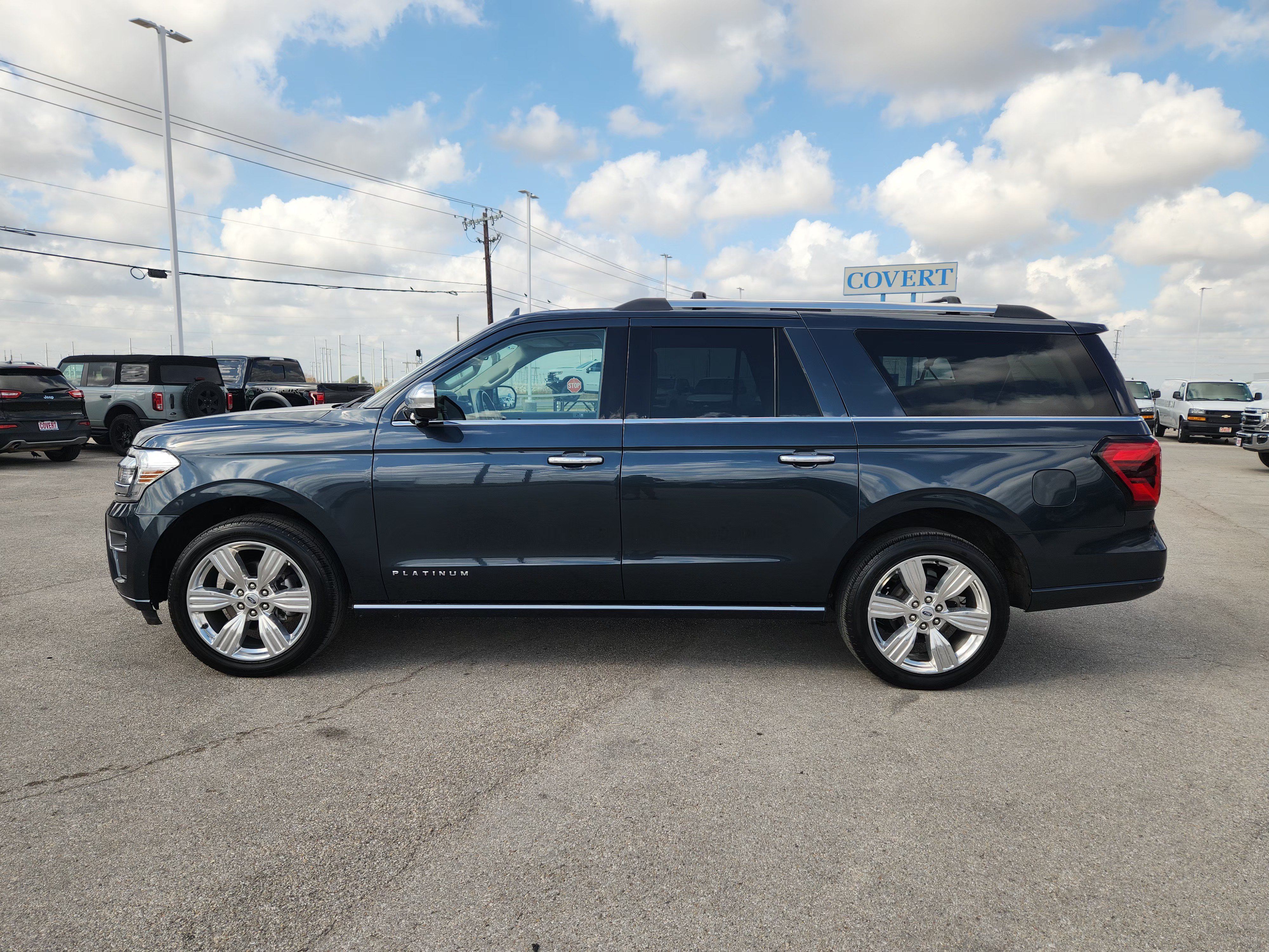 Used 2024 Ford Expedition Max Platinum AWD/4WD image 4