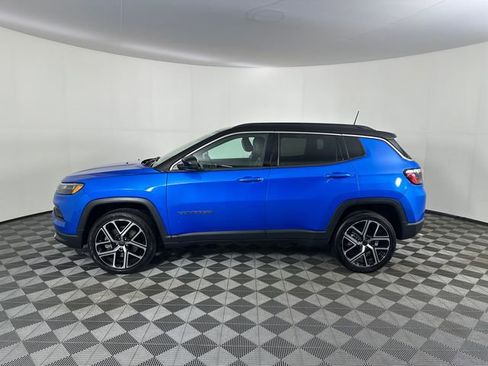 Certified 2025 Jeep Compass Limited AWD/4WD image 10