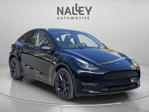 Used 2023 Tesla Model Y Long Range image 5