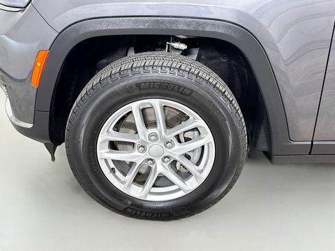 Used 2024 Jeep Grand Cherokee L Laredo image 33