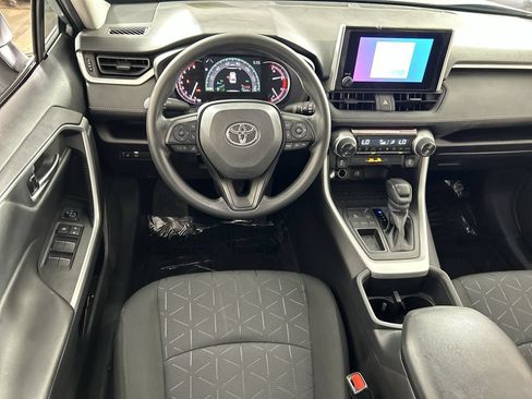 Used 2025 Toyota RAV4 XLE FWD image 22