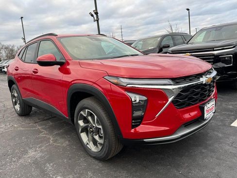 New 2026 Chevrolet Trax LT w/ Driver Confidence Package image 2