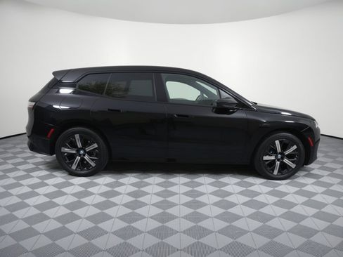 Used 2024 BMW iX xDrive50 w/ Sport Package AWD/4WD image 8