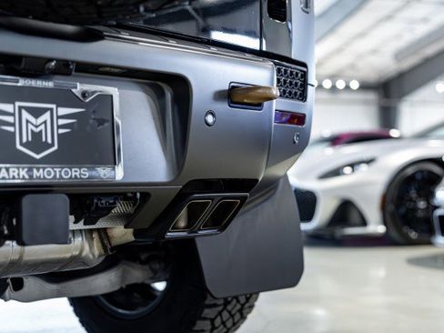 Used 2025 Land Rover Defender 110 image 15