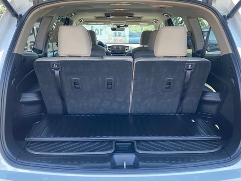 Used 2022 Honda Pilot Touring image 6