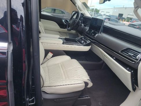 Used 2022 Lincoln Navigator Black Label AWD/4WD image 7