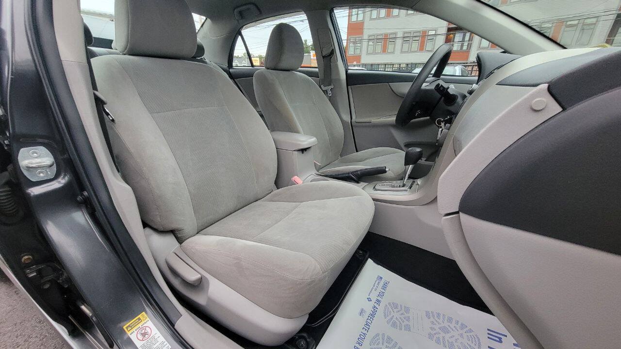 Used 2011 Toyota Corolla LE FWD image 19