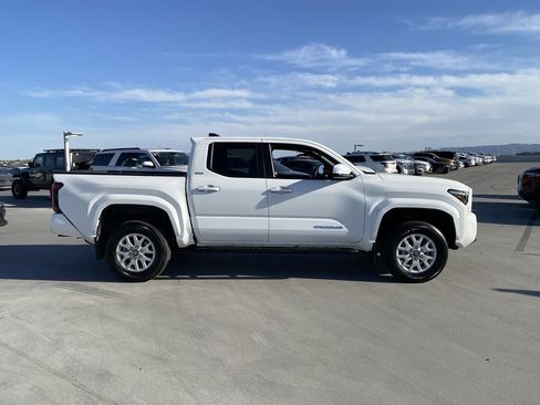 Used 2024 Toyota Tacoma SR5 image 3
