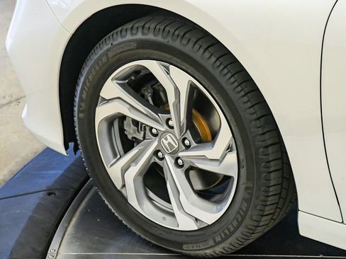Used 2018 Honda Accord EX-L image 10