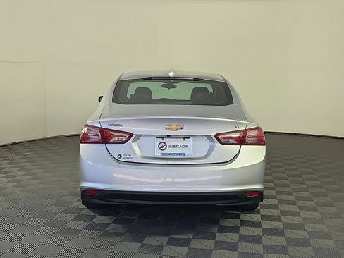 Used 2020 Chevrolet Malibu LT FWD image 5
