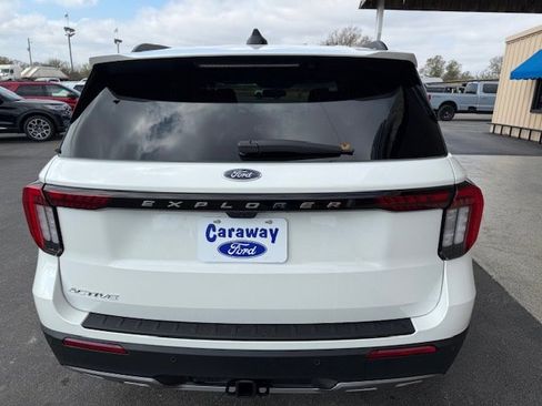 New 2026 Ford Explorer Active w/ Active Comfort Package image 7
