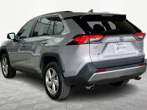 Used 2021 Toyota RAV4 Limited image 4