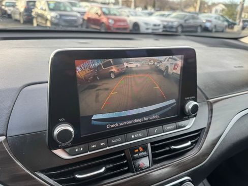 Used 2023 Nissan Altima 2.5 SV image 16