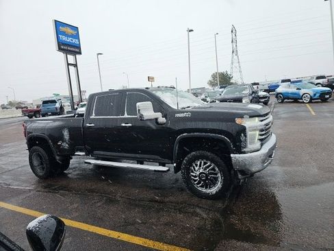 Used 2022 Chevrolet Silverado 3500 High Country AWD/4WD image 2