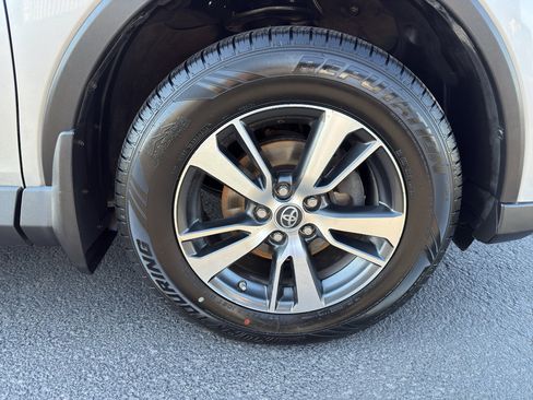 Used 2018 Toyota RAV4 XLE image 21