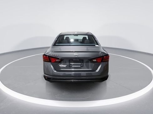 Used 2024 Nissan Altima 2.5 SV image 7