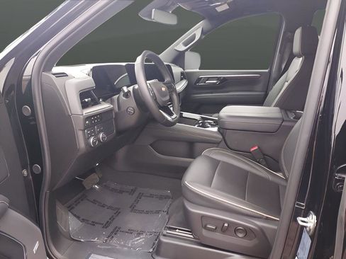 Used 2025 Chevrolet Tahoe Premier image 9