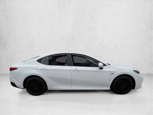 Used 2025 Toyota Camry LE image 4