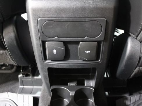 Used 2023 Ford Explorer XLT w/ Equipment Group 202A AWD/4WD image 25