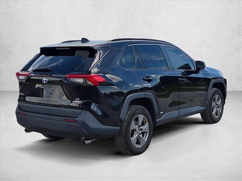 Used 2024 Toyota RAV4 LE AWD/4WD image 5