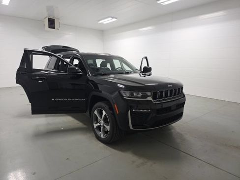 New 2026 Jeep Grand Cherokee L Limited AWD/4WD image 8