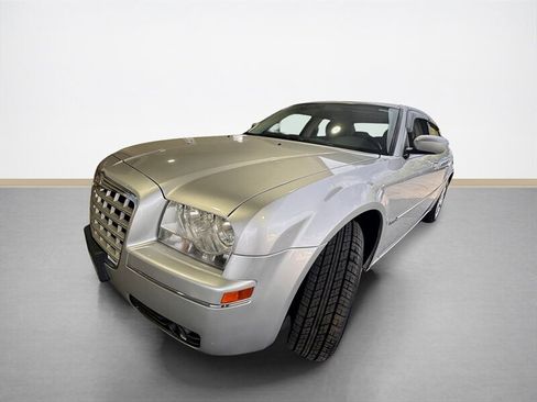 Used 2009 Chrysler 300 Touring image 8