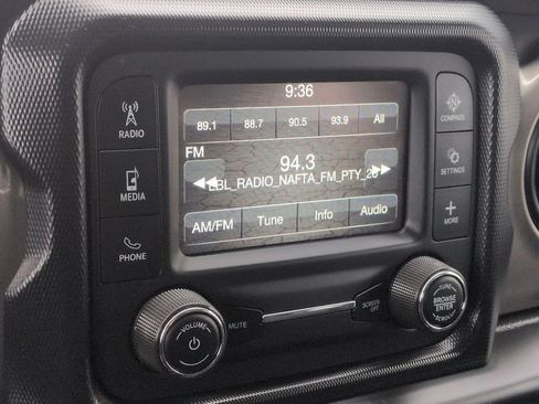 Used 2018 Jeep Wrangler Unlimited Sport AWD/4WD image 17