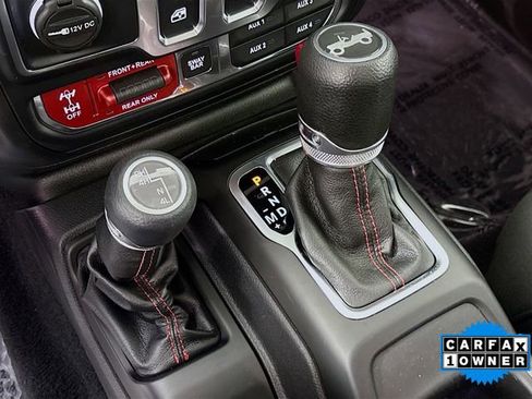 Used 2018 Jeep Wrangler Rubicon AWD/4WD image 17