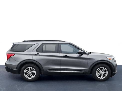 Used 2021 Ford Explorer XLT image 7