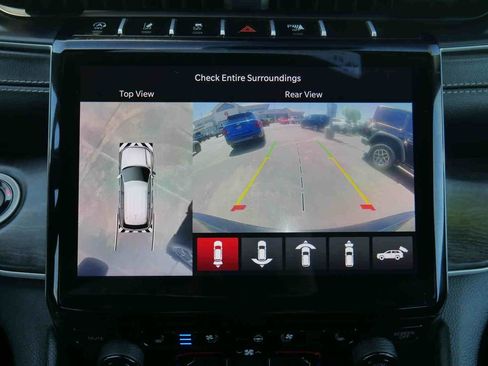 Used 2024 Jeep Grand Cherokee Limited w/ Luxury Tech Group II AWD/4WD image 34