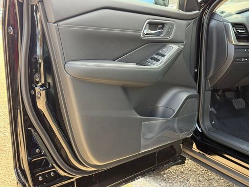 New 2026 Nissan Rogue Platinum image 23