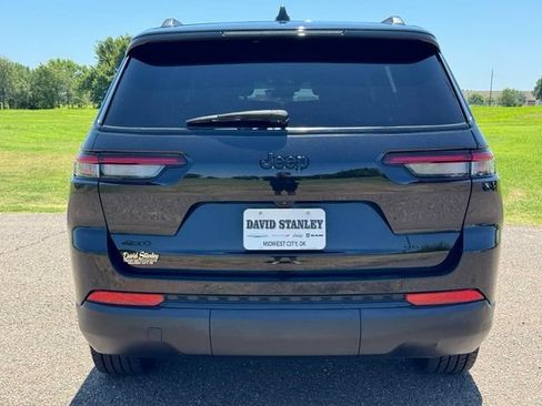 Certified 2024 Jeep Grand Cherokee L Laredo AWD/4WD image 5