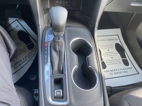 Used 2022 Chevrolet Equinox LT FWD image 35