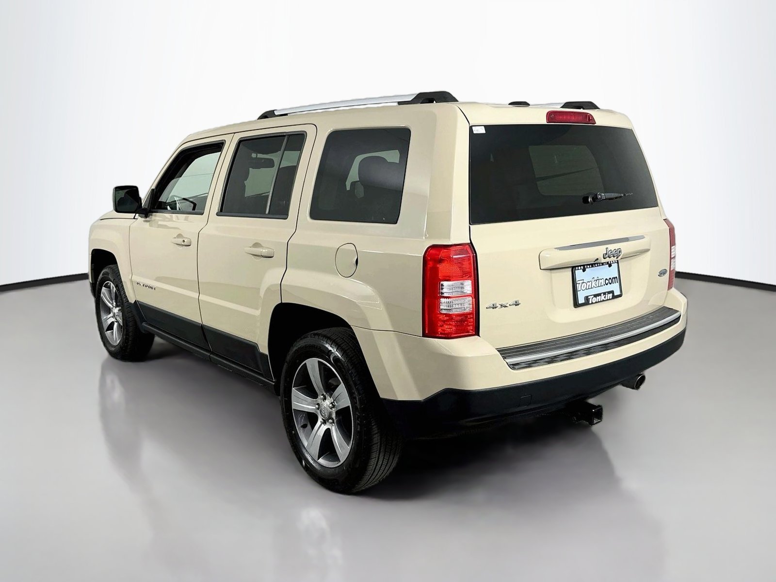 Used 2017 Jeep Patriot High Altitude AWD/4WD image 5