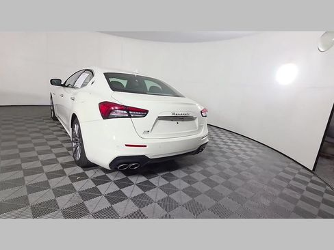 Used 2022 Maserati Ghibli Modena RWD image 41