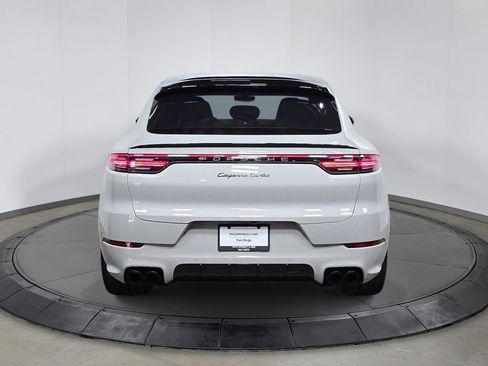Certified 2023 Porsche Cayenne Turbo AWD/4WD image 6