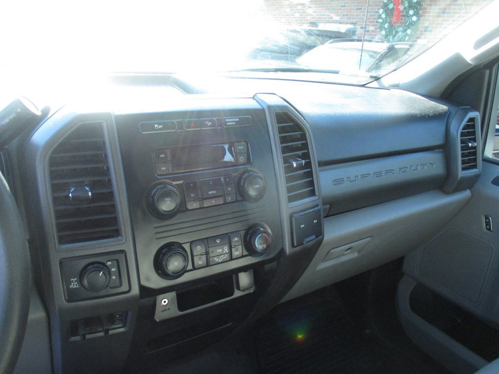 Used 2019 Ford F250 XL w/ Power Equipment Group AWD/4WD image 10