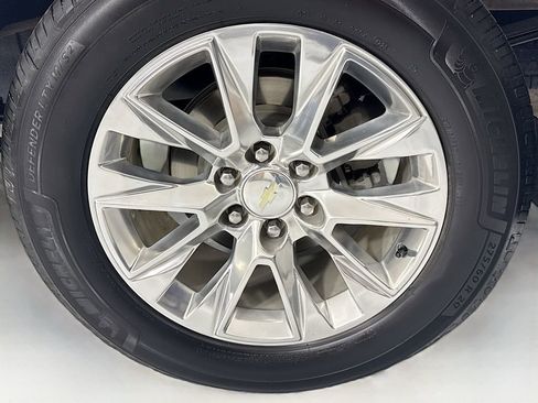 Used 2021 Chevrolet Silverado 1500 LTZ w/ LTZ Premium Package AWD/4WD image 31
