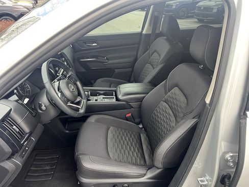 Certified 2022 Nissan Pathfinder SV image 11