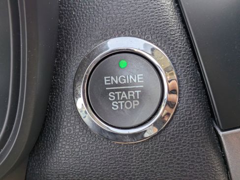 Certified 2019 Ford EcoSport SE w/ SE Convenience Package image 32