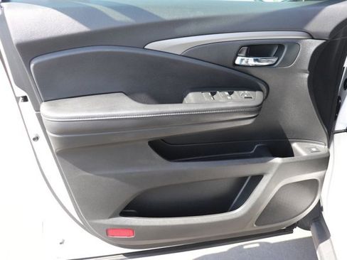Used 2024 Honda Ridgeline Sport image 10