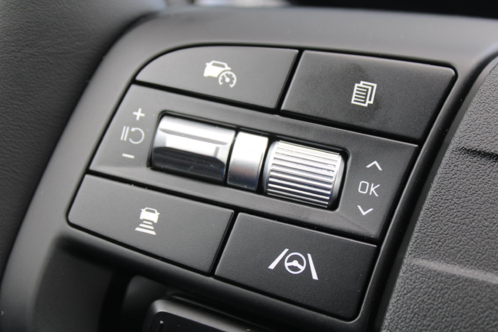 New 2026 Kia Sportage SX FWD image 28