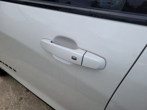 Used 2022 Chevrolet Equinox RS w/ RS Leather Package image 8