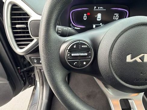 Used 2025 Kia Soul LX w/ LX Technology Package image 26