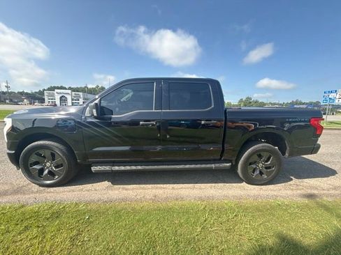 Used 2025 Ford F150 Lightning XLT AWD/4WD image 6
