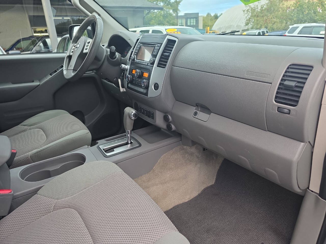 Used 2015 Nissan Frontier SV w/ SV Value Truck Package RWD image 26