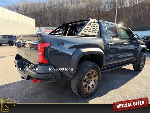 Used 2024 Toyota Tacoma Trailhunter image 4